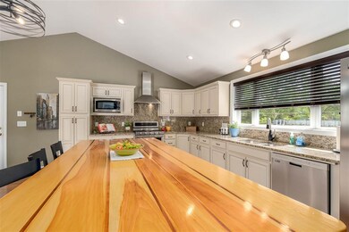 10 Jalbert Dr, Nashua, NH 03060 - photo 2