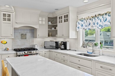 33 Oceanside Dr, Scituate, MA 02066 - photo 5