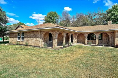 1906 Tulane Ave, Gainesville, TX 76240 - photo 2