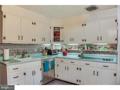 178 Pearlcroft Rd, Cherry Hill, NJ 08034 - photo 4