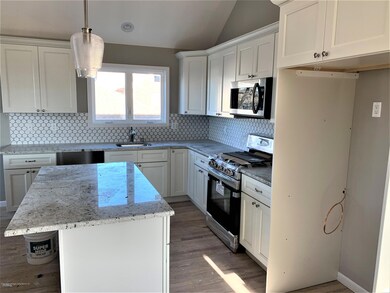 281 Mallory Ave, Staten Island, NY 10305 - photo 3