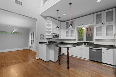 1309 Chestnut Ave unit 2, Austin, TX 78702 - photo 7