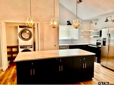 1745 Eaglewood Dr, Tyler, TX 75703 - photo 4