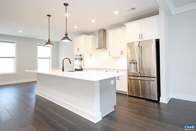 806 Wesley Ln unit B, Charlottesville, VA 22911 - photo 4