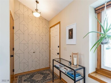 1926 E Maish Ave, Des Moines, IA 50320 - photo 3