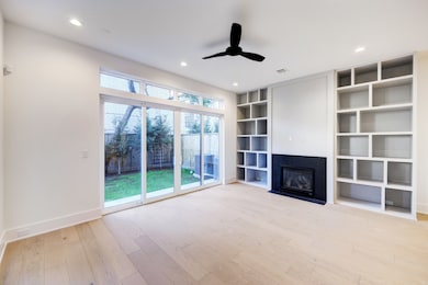 2203 Park St, Houston, TX 77006 - photo 4