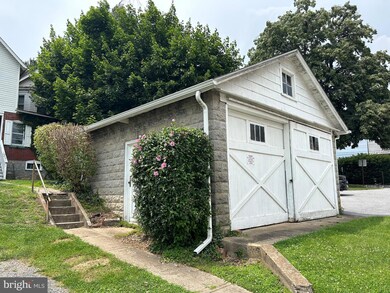 31 Downing Ave, Downingtown, PA 19335 - photo 2