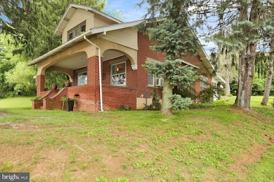 931 W Philadelphia Ave, Boyertown, PA 19512 - photo 2