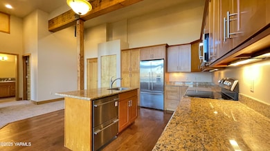 17 N 3rd St unit 303, Yakima, WA 98901 - photo 4