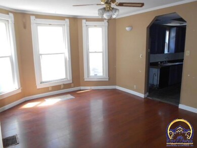 411 SW Buchanan St, Topeka, KS 66606 - photo 4