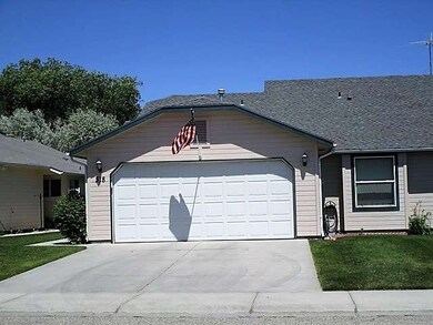 318 S Valley Dr, Nampa, ID 83686 - photo 2