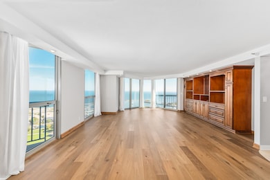 Landmark On The Lake unit 2708, Milwaukee, WI 53202 - photo 5