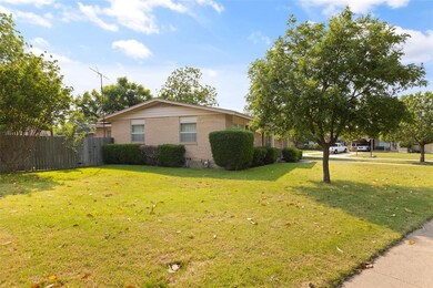 613 Ridgecrest Dr, Hurst, TX 76053 - photo 7