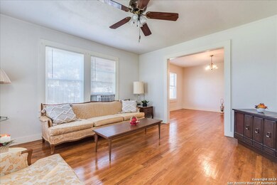 828 E Humphreys St, Seguin, TX 78155 - photo 7