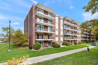 5300 Walnut Ave unit 12B, Downers Grove, IL 60515 - photo 4