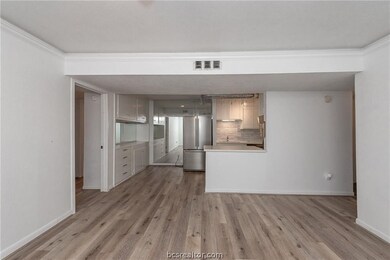 904 University Oaks Blvd unit 99, College Station, TX 77840 - photo 6