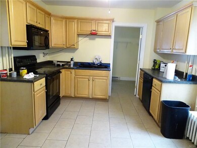 4324 Spruce St, Whitehall, PA 18052 - photo 4