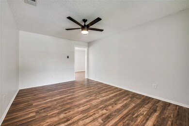 1110 SW 5th St, Grand Prairie, TX 75051 - photo 5