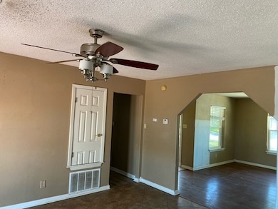 2202 Larry Dr, Port Lavaca, TX 77979 - photo 5