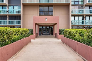 Key Capri Condominium unit 102, Treasure Island, FL 33706 - photo 2