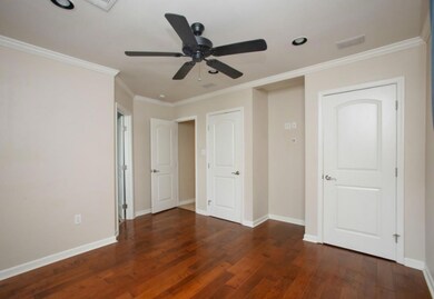 Bedroom 1 - view 1