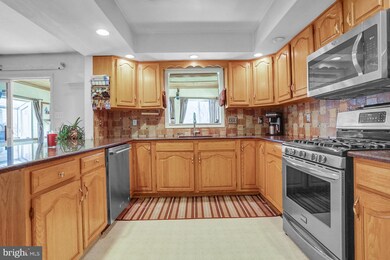 801 Rainbow Ave, Reading, PA 19605 - photo 7