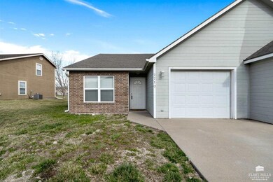 2710 Buttonwood Dr, Manhattan, KS 66502 - photo 2