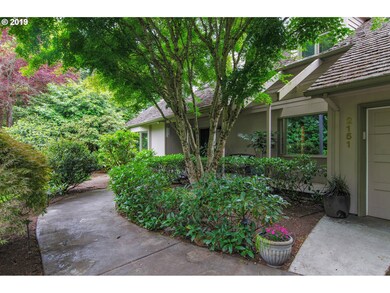 2151 Crest Dr, Lake Oswego, OR 97034 - photo 2