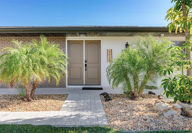 5028 42nd St S, Saint Petersburg, FL 33711 - photo 4