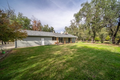 11865 Comstock Ln, Redding, CA 96003 - photo 5