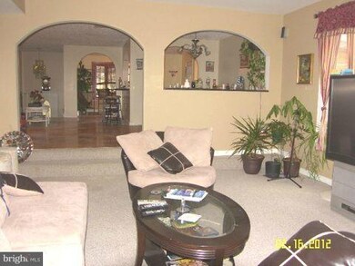 8806 Sylvania St, Lorton, VA 22079 - photo 3