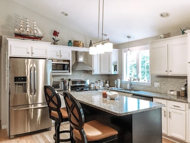 9 Edgewood Ave, West Boylston, MA 01583 - photo 7