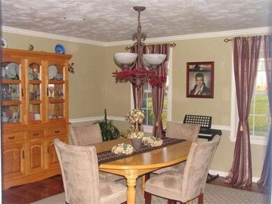 34 Roland Way, Milford, MA 01757 - photo 4