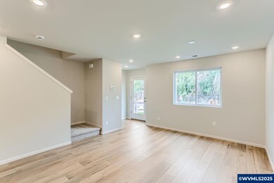 857 Sifuentez Ct, Woodburn, OR 97071 - photo 2