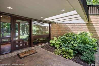 4647 Private Lake Dr, Bloomfield Hills, MI 48301 - photo 7