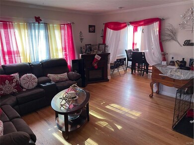 519 Mohawk St, Allentown, PA 18103 - photo 2