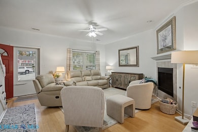 109 Sterling Ct, Yorktown, VA 23693 - photo 5