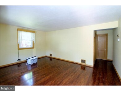 807 W 4th St, Lansdale, PA 19446 - photo 2