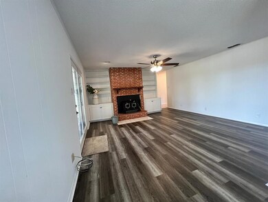 1228 Tate Cir, Sherman, TX 75090 - photo 5