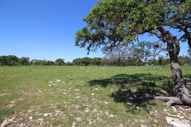 0 Last Trail unit 2 80798, Fredericksburg, TX 78624 - photo 4