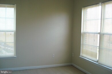 2366 Woodland Pond Ln, Herndon, VA 20171 - photo 2