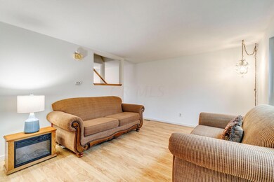 5523 Rockwood Ct unit 42, Columbus, OH 43229 - photo 3