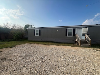 302 Sparrow Ln, Kyle, TX 78640 - photo 5