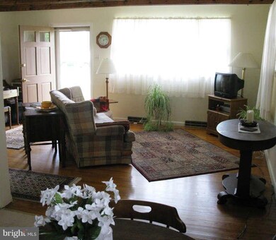 1074 Edenville Rd, Chambersburg, PA 17202 - photo 4