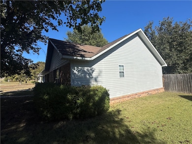 126 Fieldcrest Dr, Searcy, AR 72143 - photo 3