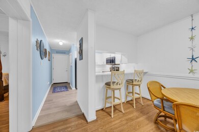 Interior space featuring ornamental molding, baseb