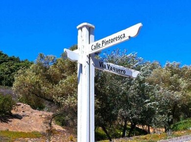 Your turn from Via Vaquero.  Parcel is second on r
