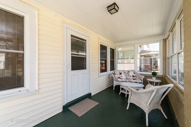 304 N Myrtle Ave, Elmhurst, IL 60126 - photo 2