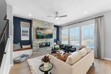 The Egret - Family Room