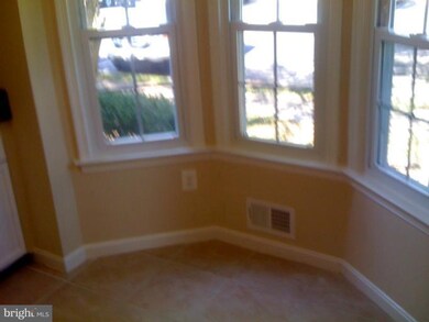 9221 Sand Creek Ct, Burke, VA 22015 - photo 7